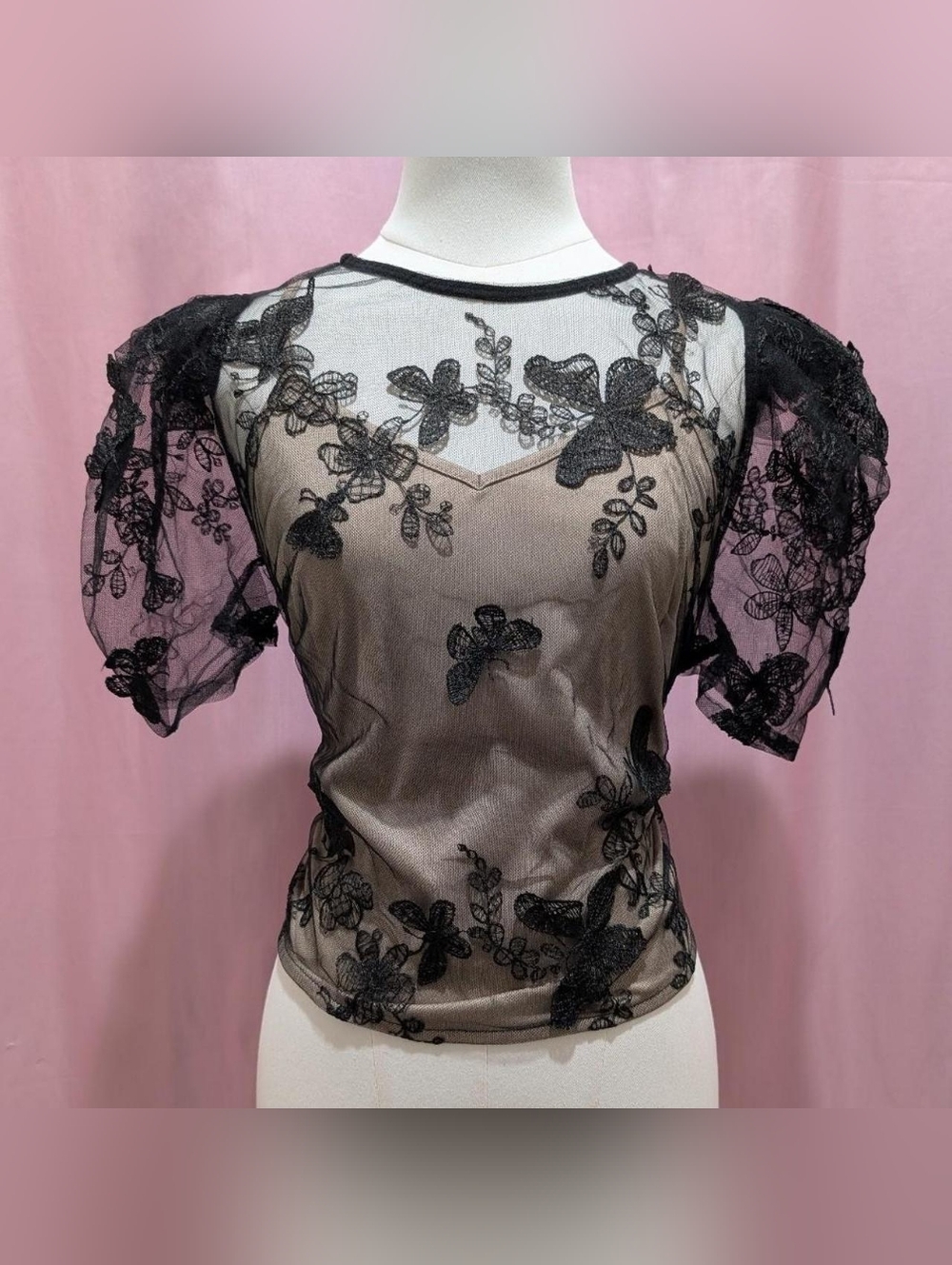 Butterfly Lace Puff Sleeve Blouse (Large) ‼️open to negotiating the price (DM me